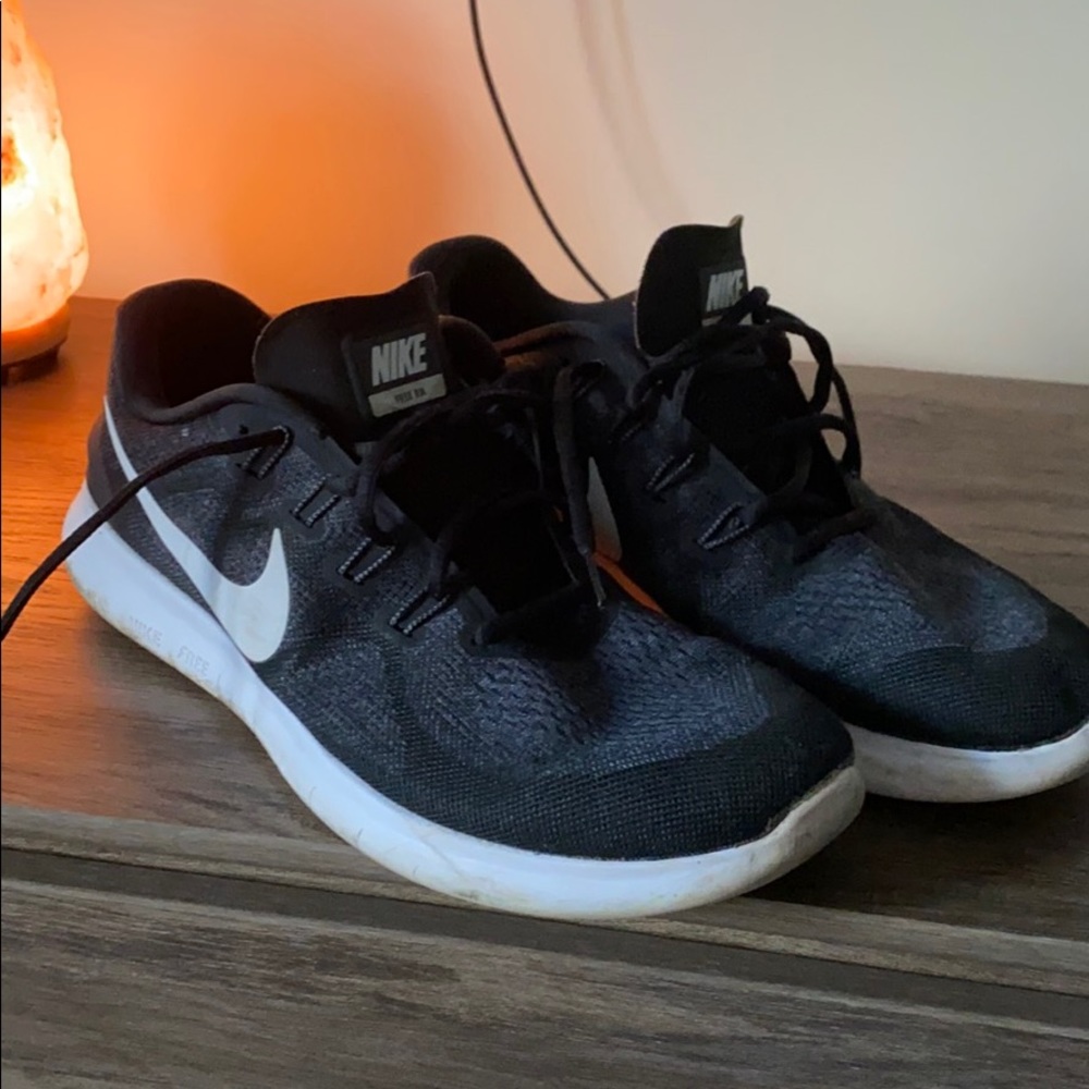 Nike free run shoes